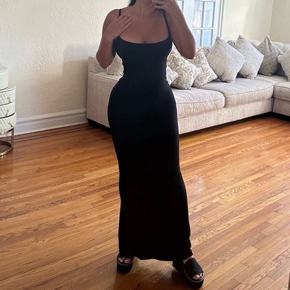 Stunning black Colombian shapewear built in maxi dress😍 - Picture 7 of 8